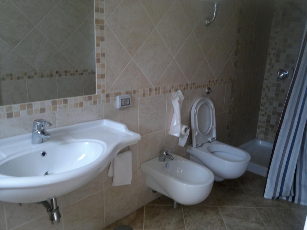 Hotel 4 Stagioni Капри Номер фото